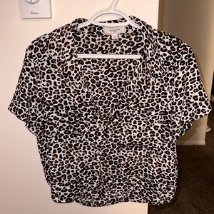 Junior’s Leopard Print Crop Top
